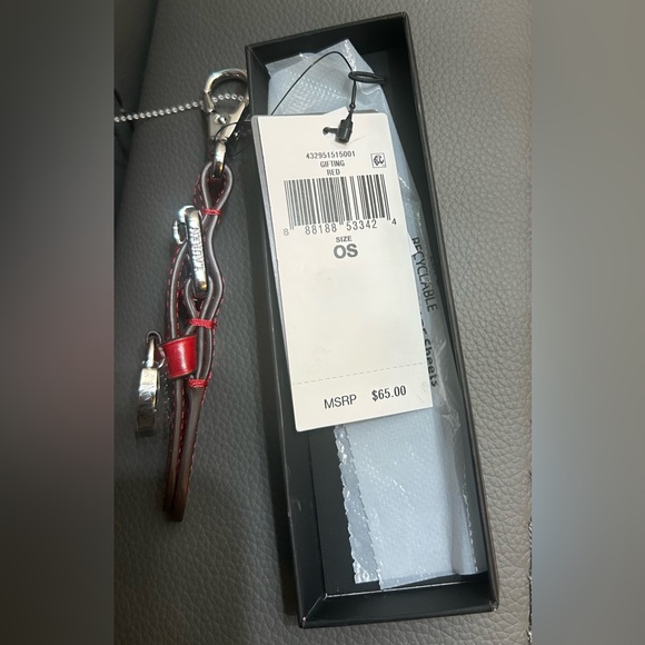 Lauren Ralph Lauren
PADLOCK CHARM EMBOSSED LEATHER KEY FOB - Keyring  red - Picture 6 of 7
